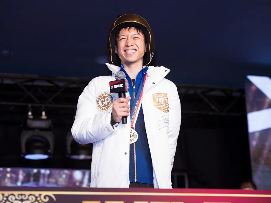4238　毒島誠